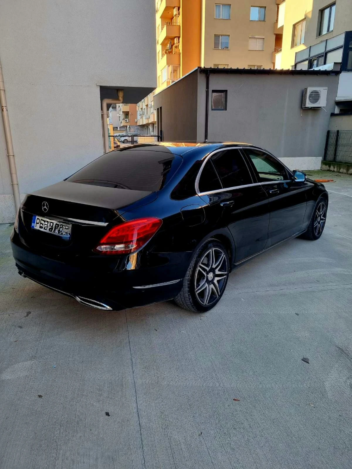 Mercedes-Benz C 220, снимка 3 - Автомобили и джипове - 54654438