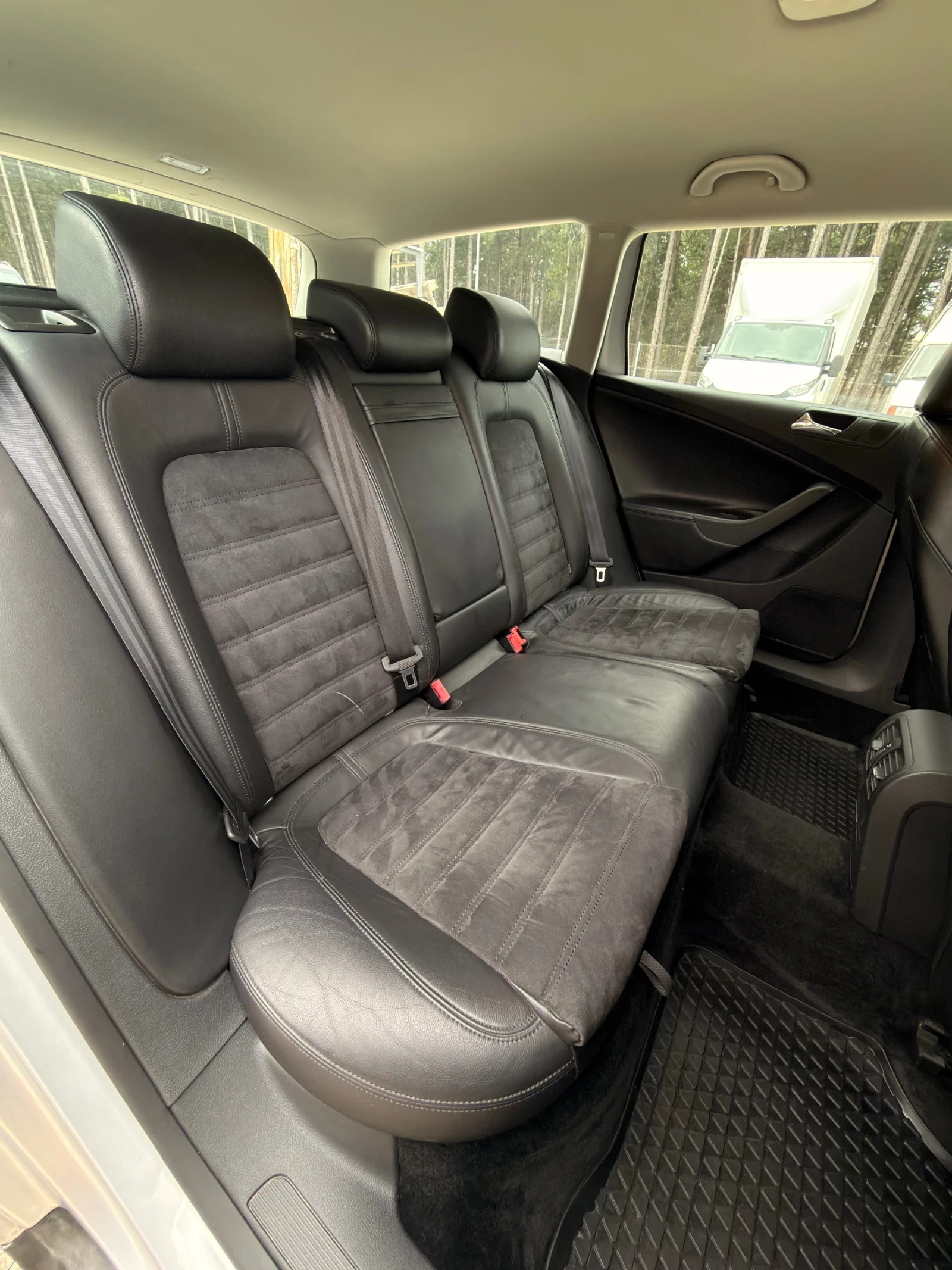 VW Passat 1.9 TDI Highline, снимка 11 - Автомобили и джипове - 54822711