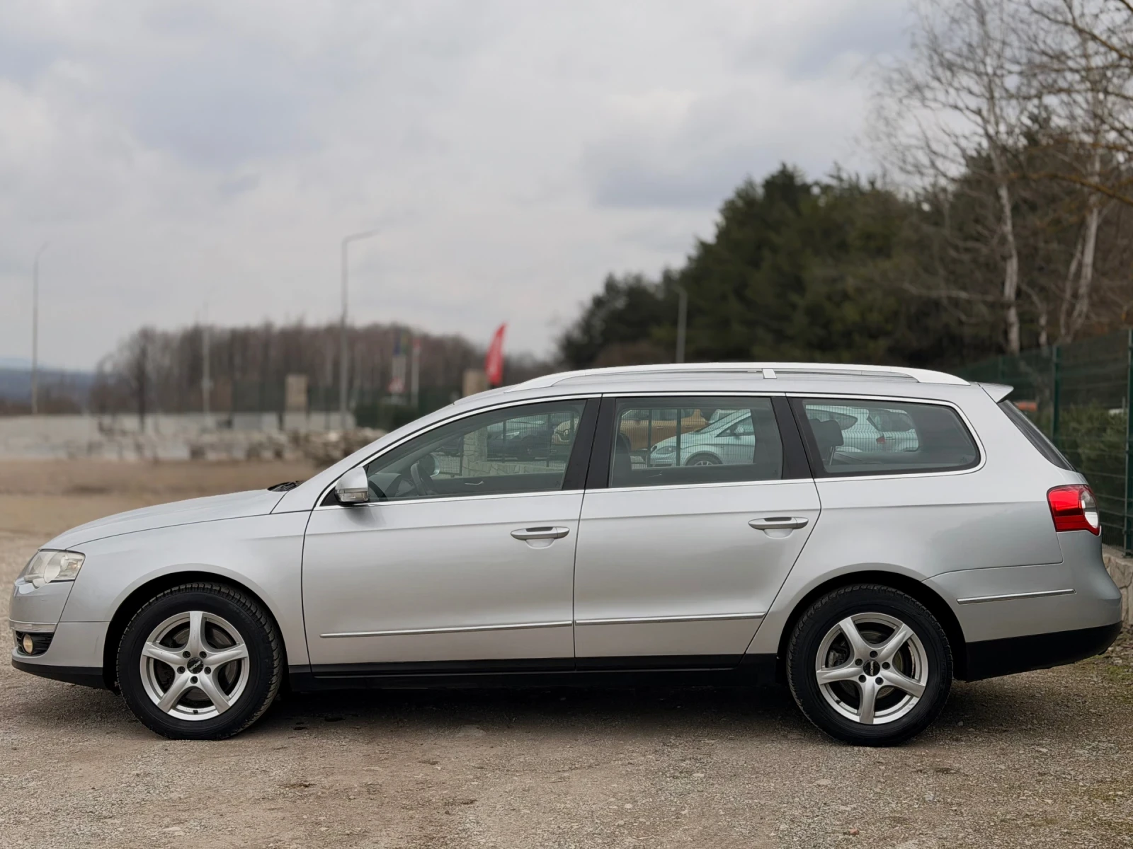 VW Passat 1.9 TDI Highline, снимка 7 - Автомобили и джипове - 54822711