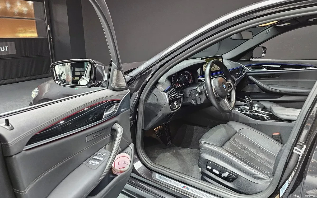 BMW 530 M Sport| DIGITAL COCKPIT| HARMAN KARDON| 3 КЛЮЧА| , снимка 9 - Автомобили и джипове - 54951175