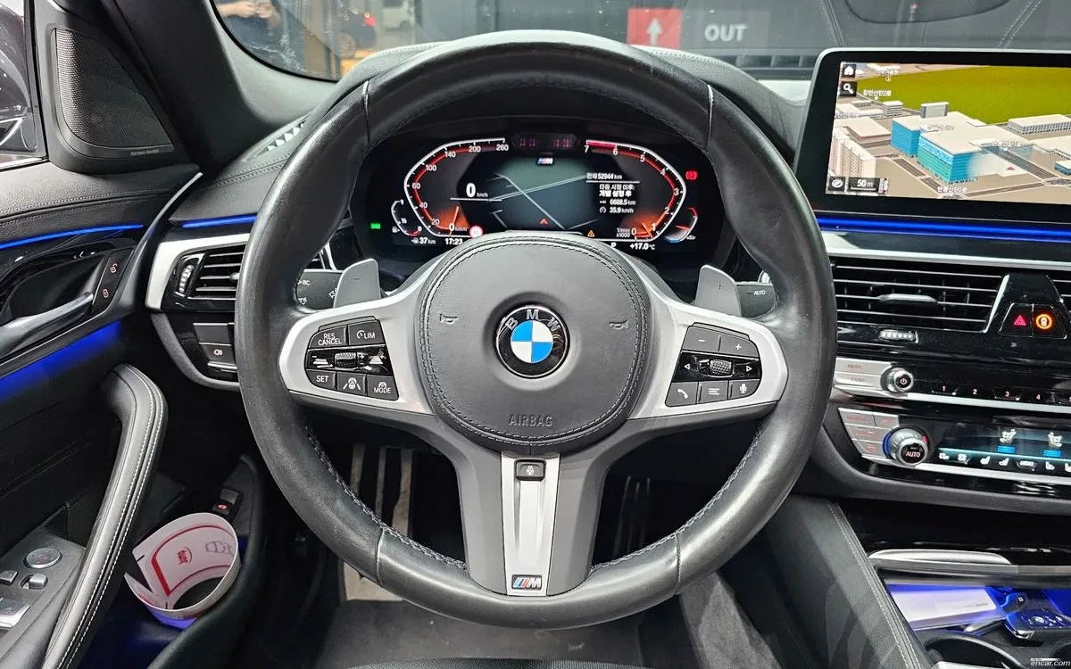 BMW 530 M Sport| DIGITAL COCKPIT| HARMAN KARDON| 3 КЛЮЧА| , снимка 11 - Автомобили и джипове - 54951175