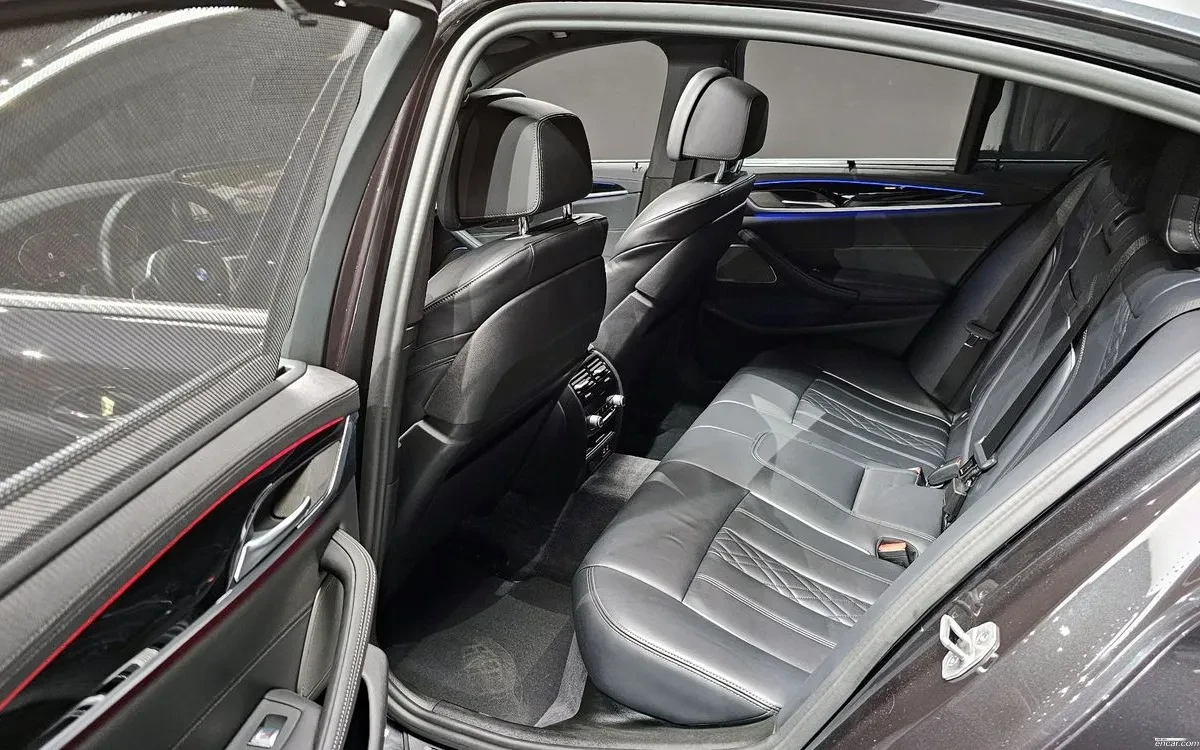 BMW 530 M Sport| DIGITAL COCKPIT| HARMAN KARDON| 3 КЛЮЧА| , снимка 10 - Автомобили и джипове - 54951175