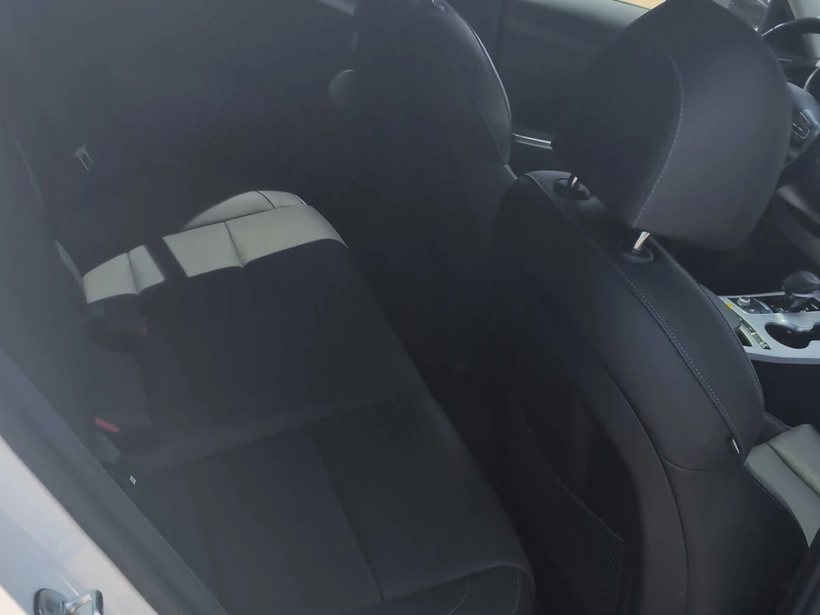 Kia Stinger ВСИЧКИ ЕКСТРИ* Kia Certified Pre-Owned* ПЪЛНА СЕРВ, снимка 15 - Автомобили и джипове - 54957541
