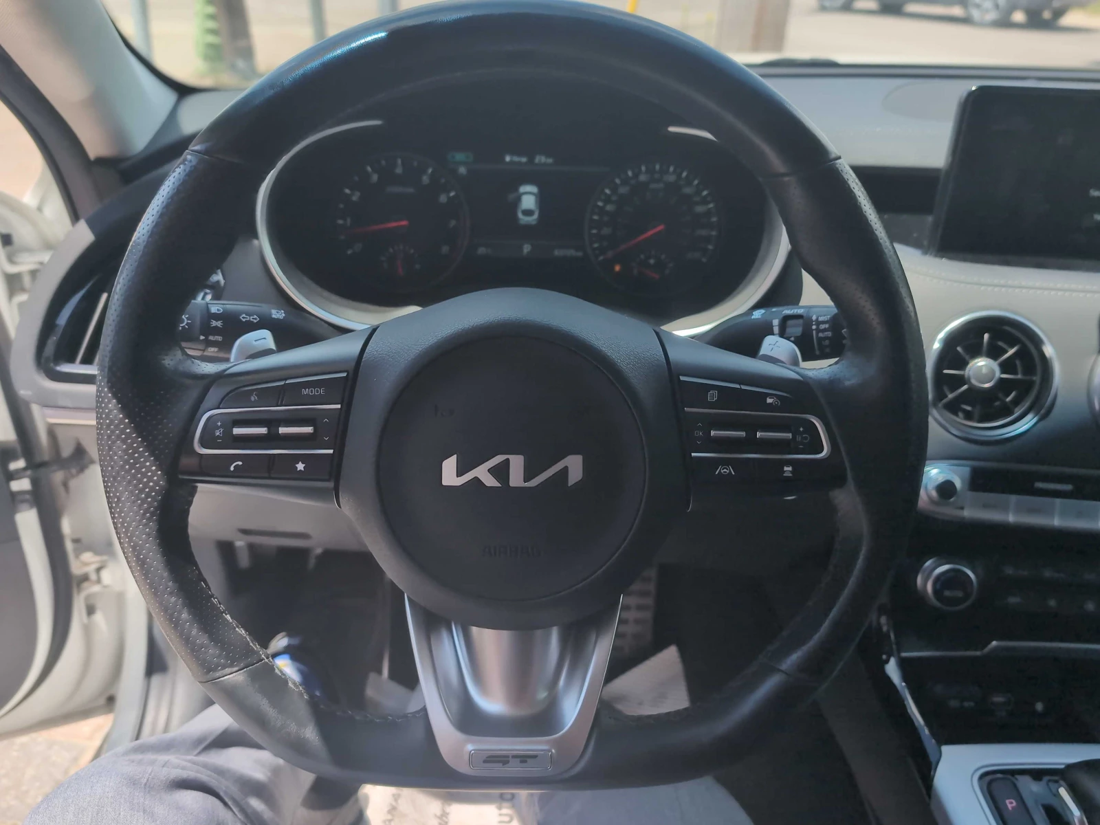 Kia Stinger ВСИЧКИ ЕКСТРИ* Kia Certified Pre-Owned* ПЪЛНА СЕРВ, снимка 10 - Автомобили и джипове - 54957541