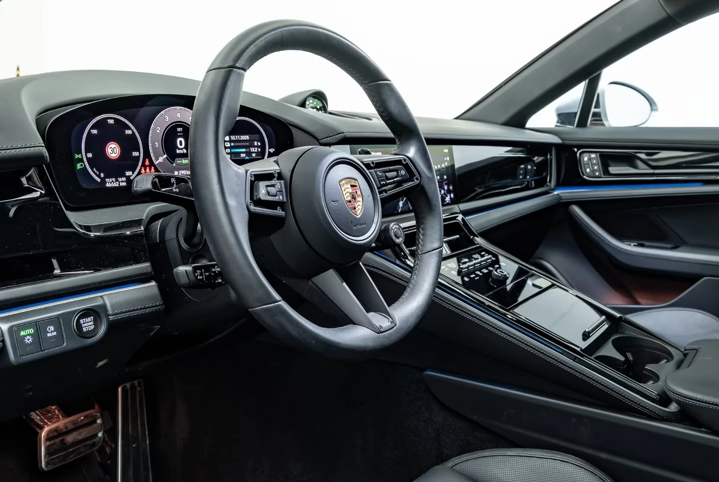 Porsche Panamera 4/E-HYBRID/470HP/MATRIX/PANO/360/CHRONO/HUD/544z, снимка 11 - Автомобили и джипове - 55172826