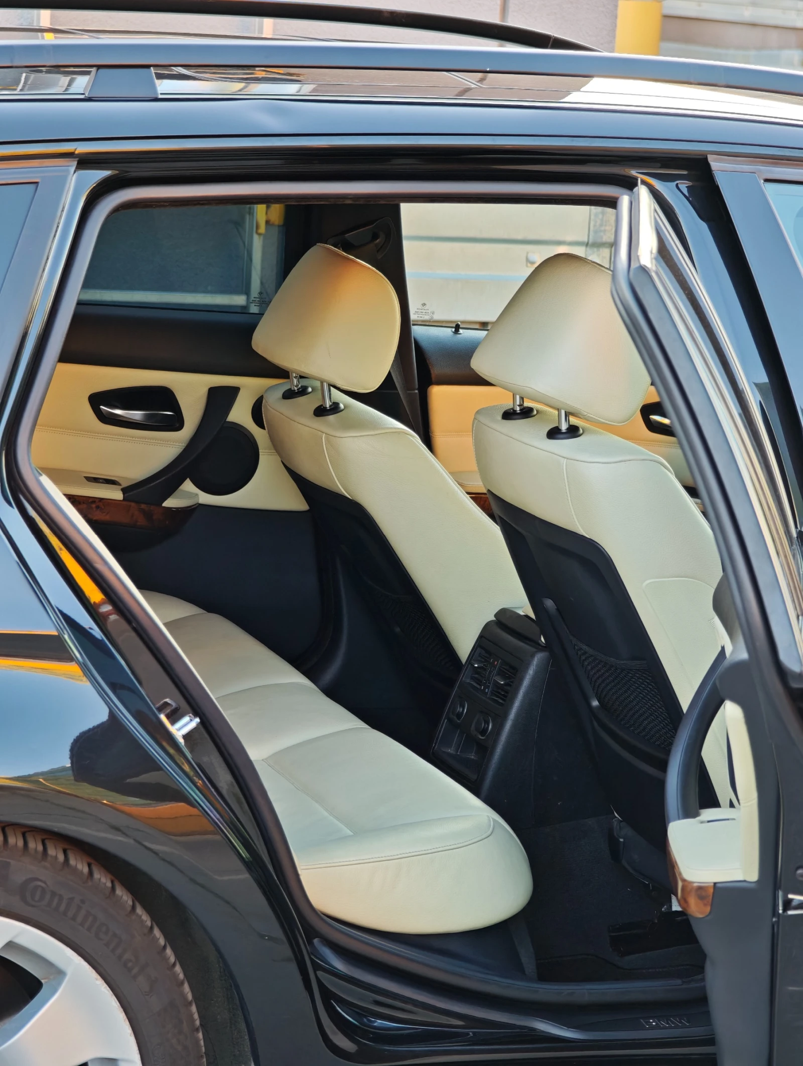 BMW 330 xi, SWISS, PANORAMA, SPORT PACKAGE, снимка 14 - Автомобили и джипове - 55235186