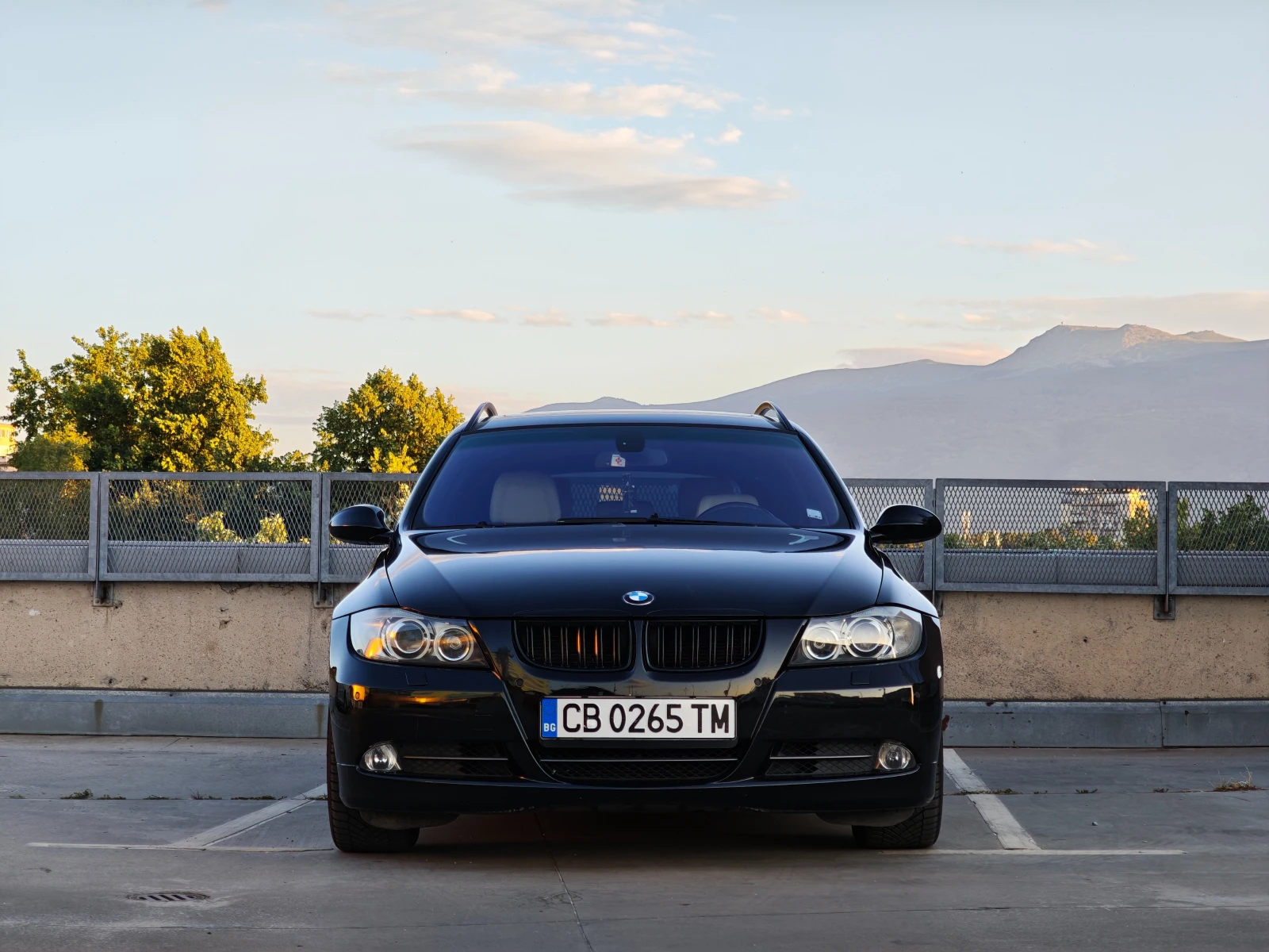 BMW 330 xi, SWISS, PANORAMA, SPORT PACKAGE, снимка 2 - Автомобили и джипове - 55235186