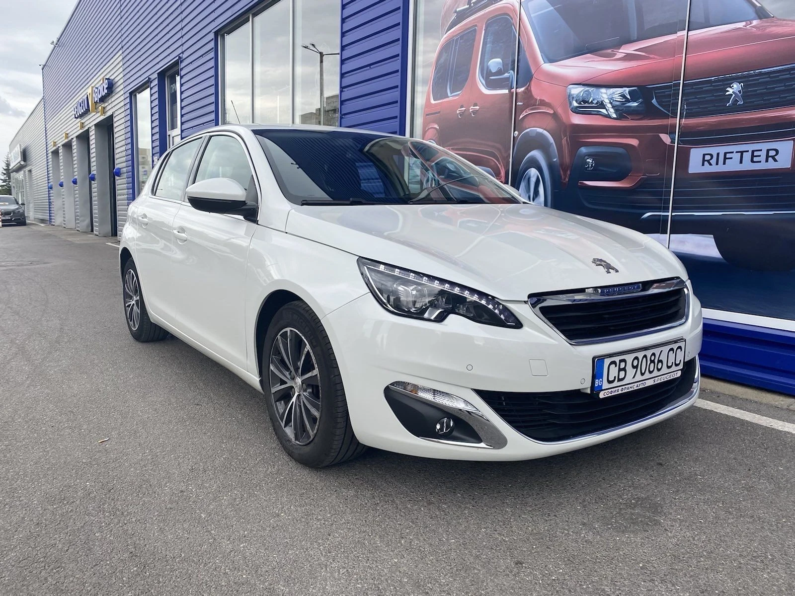 Peugeot 308 1.6 BlueHDI, снимка 2 - Автомобили и джипове - 56485280