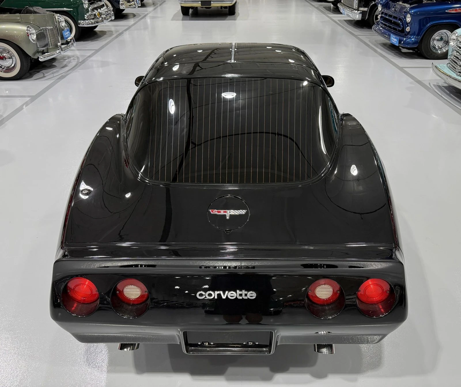 Chevrolet Corvette, снимка 4 - Автомобили и джипове - 56684948
