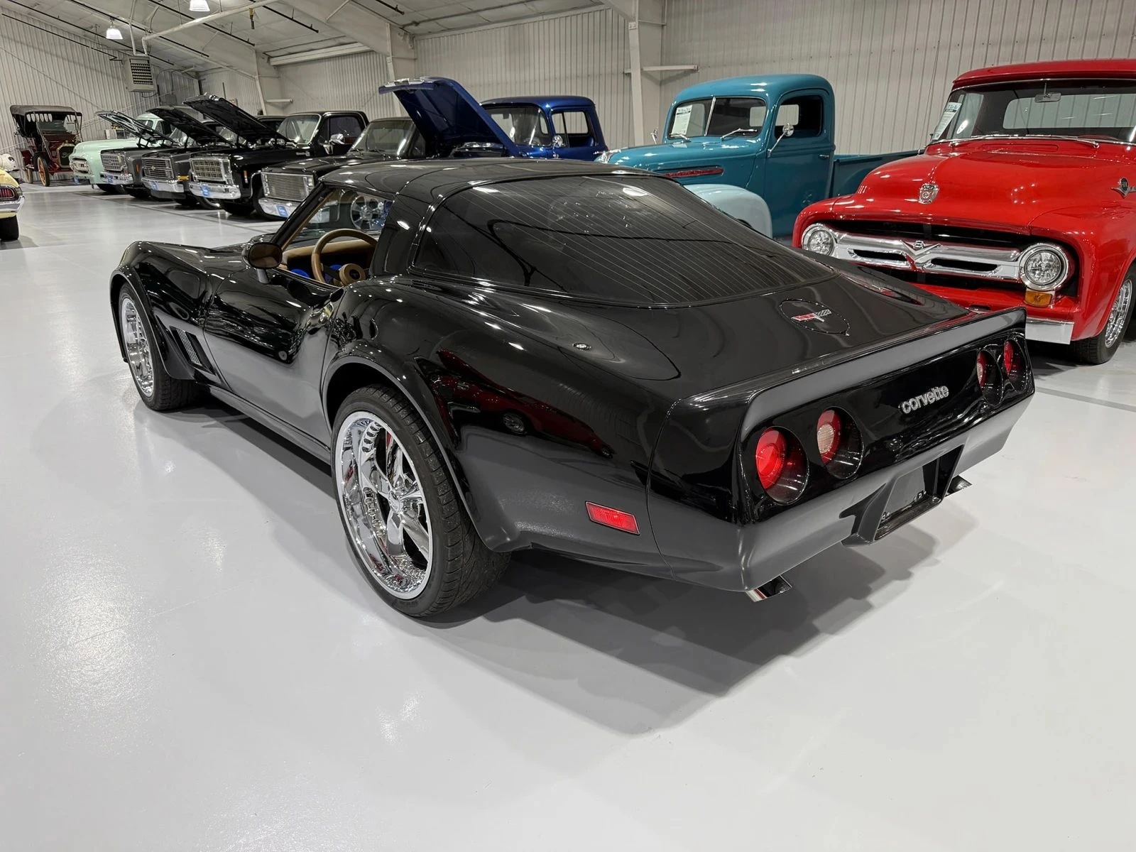 Chevrolet Corvette, снимка 3 - Автомобили и джипове - 56684948