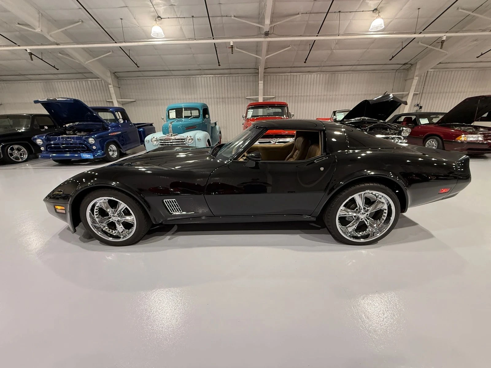 Chevrolet Corvette, снимка 2 - Автомобили и джипове - 56684948