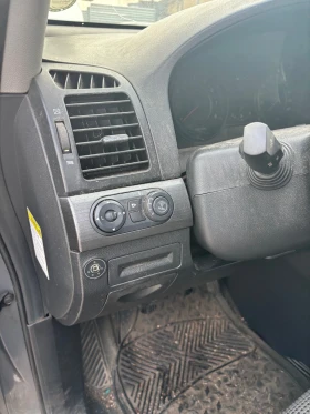 Chevrolet Captiva 2.4 LPG 7 местна - 1800 € / 3520.49 лв. - 97654923 7