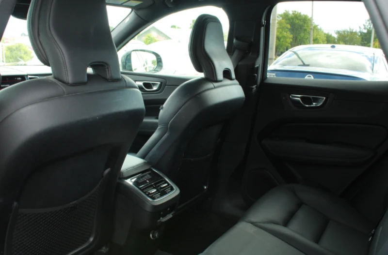 Volvo XC60 Автокредит* , снимка 8 - Автомобили и джипове - 52749925