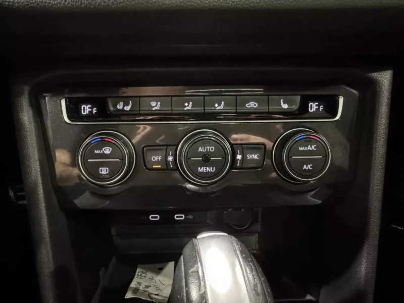 VW Tiguan SEL R-LINE* ПАНОРАМА* МЪРТВА ТОЧКА* СЛЕДЕНЕ НА ЛЕН, снимка 11 - Автомобили и джипове - 52629607