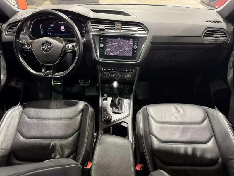 VW Tiguan SEL R-LINE* ПАНОРАМА* МЪРТВА ТОЧКА* СЛЕДЕНЕ НА ЛЕН, снимка 8 - Автомобили и джипове - 52629607