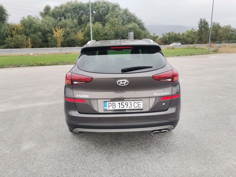 Hyundai Tucson 1.6 CRDI, снимка 4 - Автомобили и джипове - 52751763