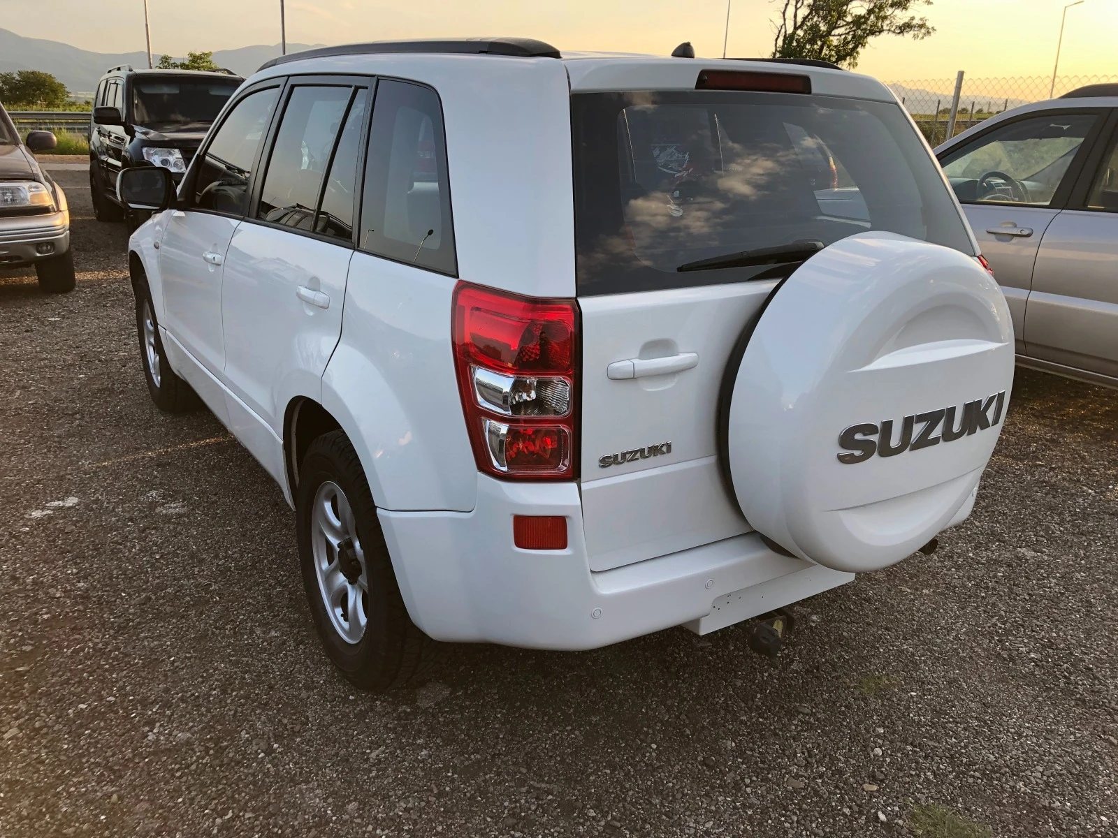 Suzuki Grand vitara 2.0 ГЪРЦИЯ 4X4 - изображение 7