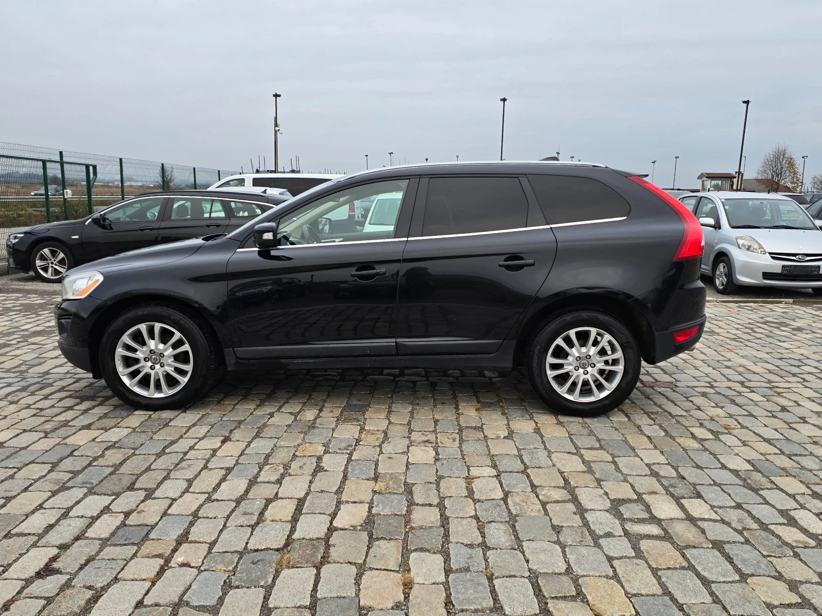 Volvo XC60 2.4 D5 205кс 4х4 АВТОМАТИК - изображение 4