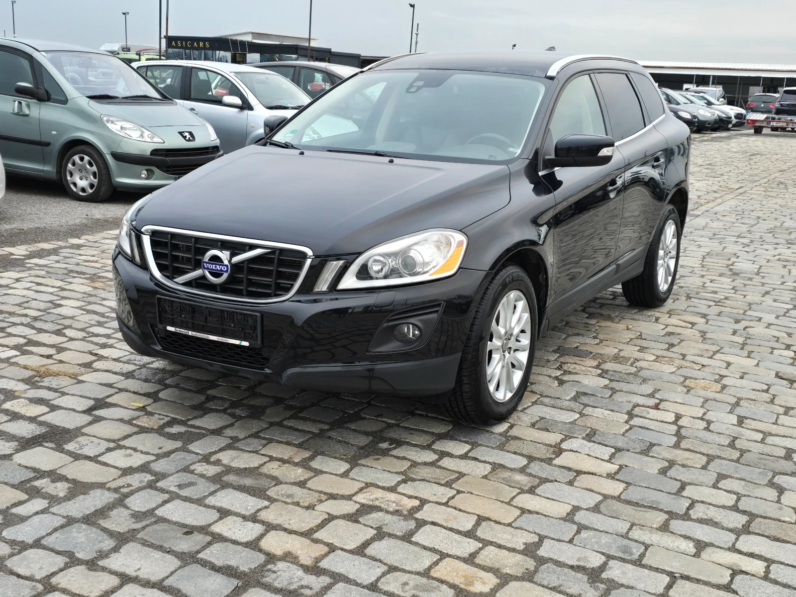 Volvo XC60 2.4 D5 205кс 4х4 АВТОМАТИК - изображение 3