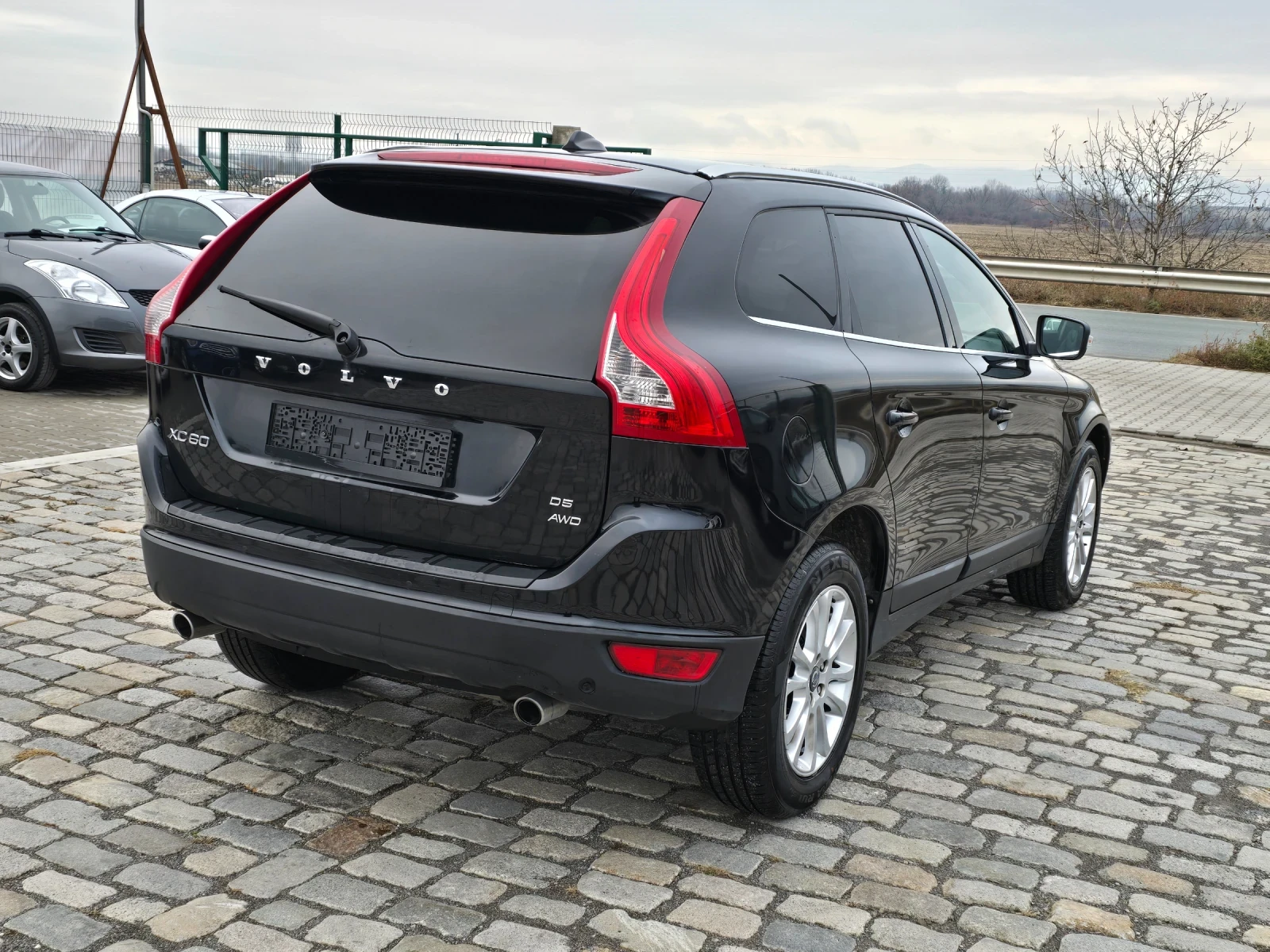 Volvo XC60 2.4 D5 205кс 4х4 АВТОМАТИК - изображение 6