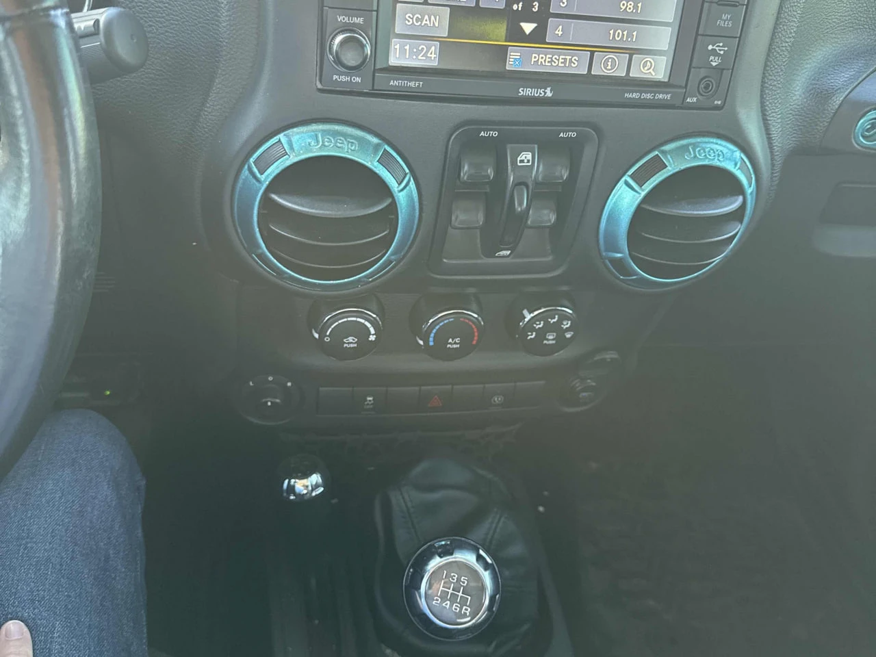 Jeep Wrangler * АВТО КРЕДИТ* ЦЕНА ДО БГ * CARFAX *  - изображение 8