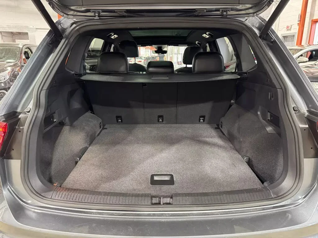 VW Tiguan SEL R-LINE* ПАНОРАМА* МЪРТВА ТОЧКА* СЛЕДЕНЕ НА ЛЕН - изображение 5