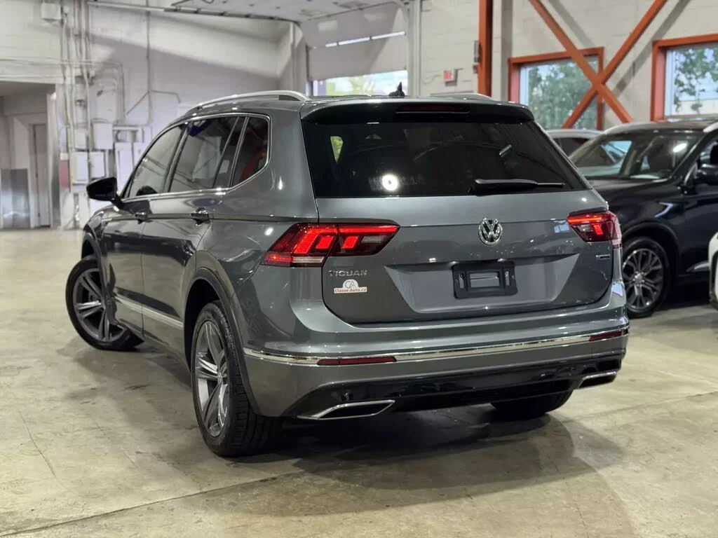 VW Tiguan SEL R-LINE* ПАНОРАМА* МЪРТВА ТОЧКА* СЛЕДЕНЕ НА ЛЕН - изображение 4