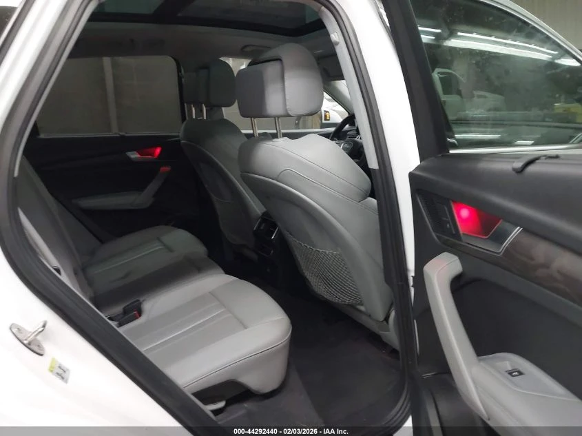 Audi Q5 2.0l 2.0T Premium/2.0T Tech Premium - изображение 8