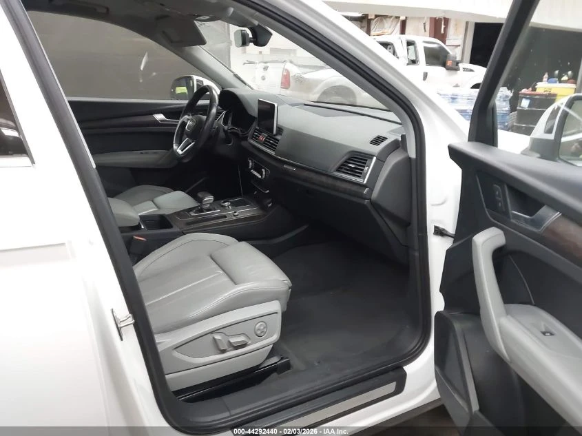 Audi Q5 2.0l 2.0T Premium/2.0T Tech Premium - изображение 5