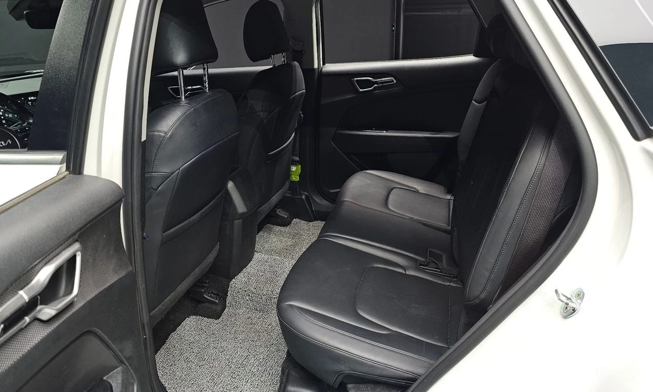 Kia Sportage 1.6T Trendy* HARMAN KARDON* ПОДГРЕВ* КАМЕРА* , снимка 15 - Автомобили и джипове - 54748890