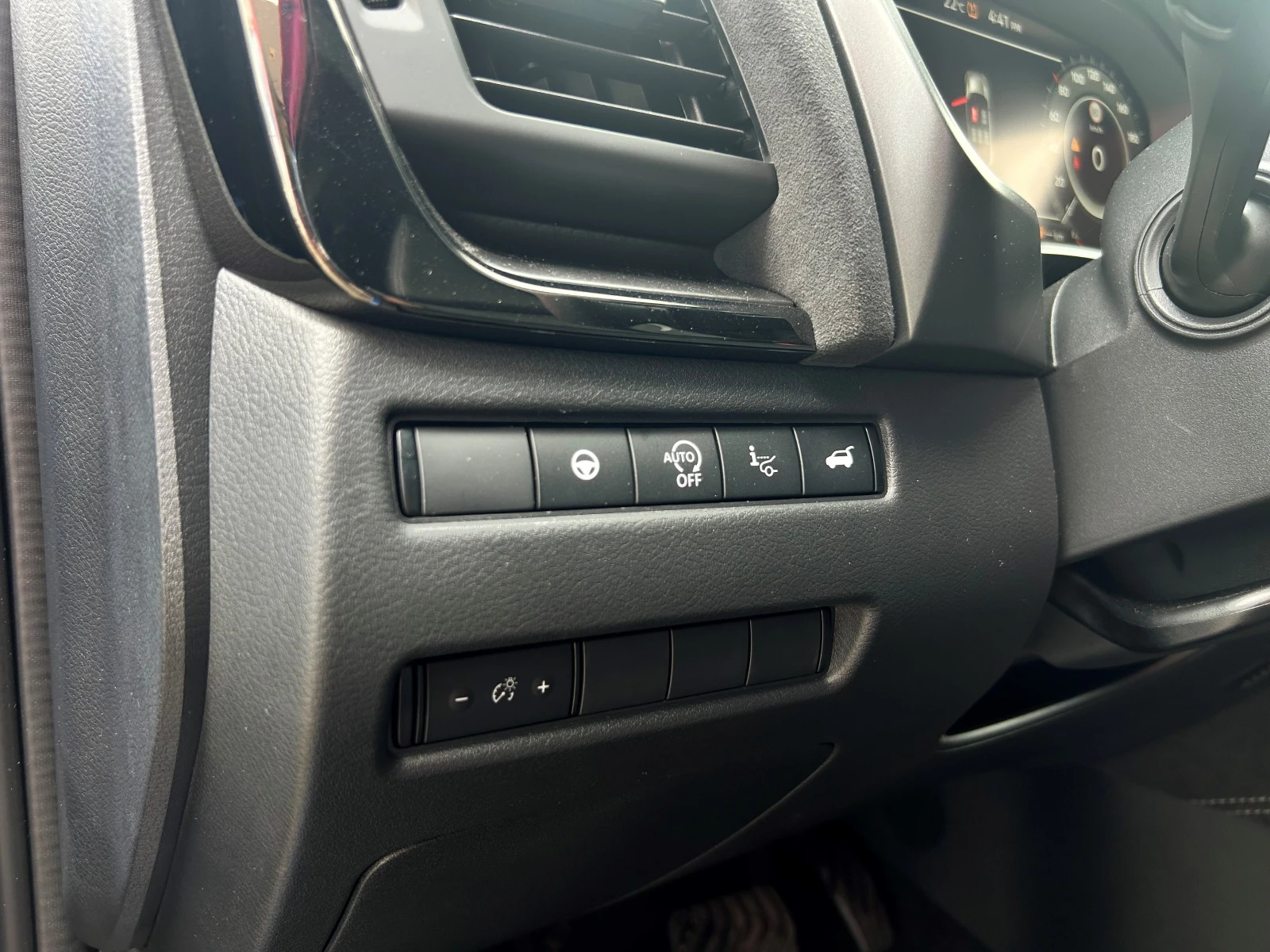 Nissan Qashqai 1.3 DIG-T N-Design 4x2, снимка 5 - Автомобили и джипове - 54954940