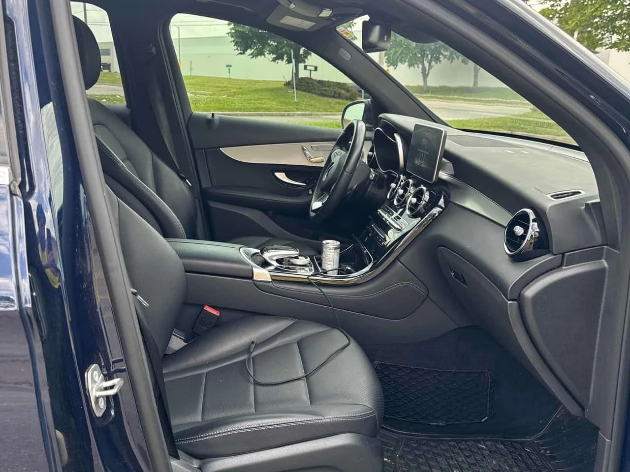 Mercedes-Benz GLC 300 * CARFAX * АВТОКРЕДИТ БЕЗ ПЪРВОНАЧАЛНА ВНОСКА * , снимка 10 - Автомобили и джипове - 55423318