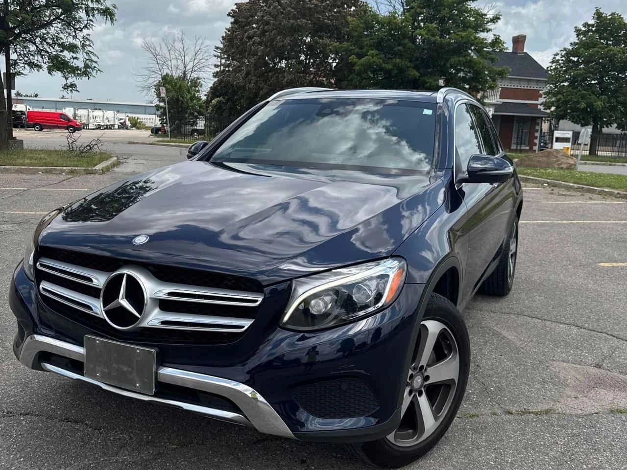Mercedes-Benz GLC 300 * CARFAX * АВТОКРЕДИТ БЕЗ ПЪРВОНАЧАЛНА ВНОСКА * 