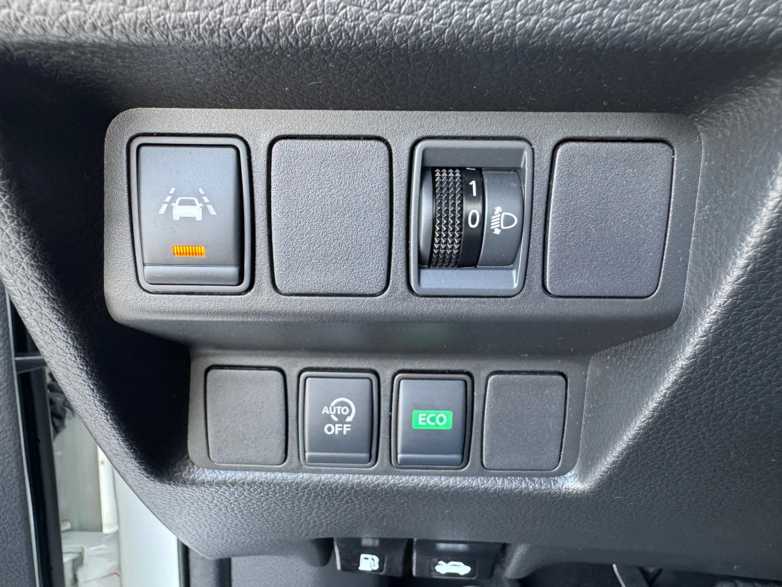 Nissan Qashqai 1.3 DDT 160 DCT N-Connecta Plus Euro 6d full, снимка 10 - Автомобили и джипове - 55593230