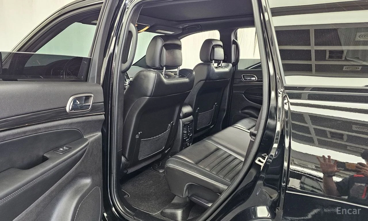 Jeep Grand cherokee 3.6* V6* 8ZF* ПОДГРЕВ* КАМЕРА* ПАНОРАМА* КЕЙЛЕС* , снимка 15 - Автомобили и джипове - 56294770