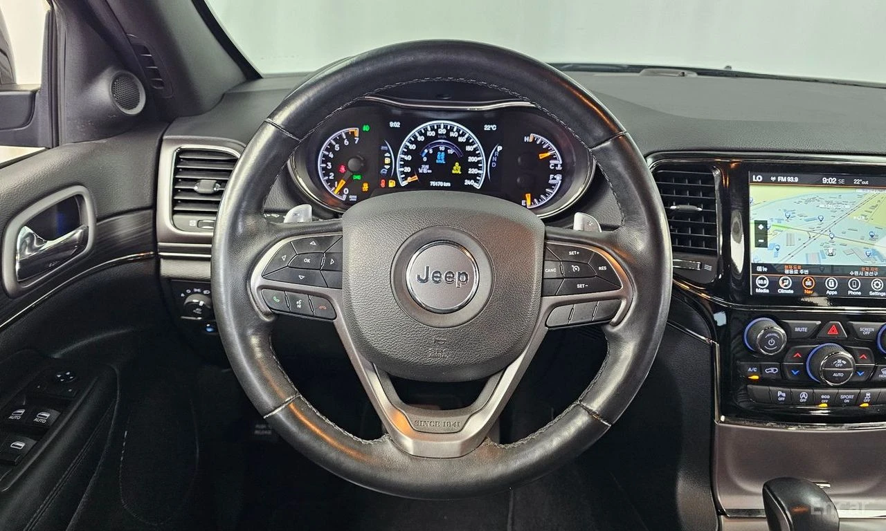 Jeep Grand cherokee 3.6* V6* 8ZF* ПОДГРЕВ* КАМЕРА* ПАНОРАМА* КЕЙЛЕС* , снимка 7 - Автомобили и джипове - 56294770