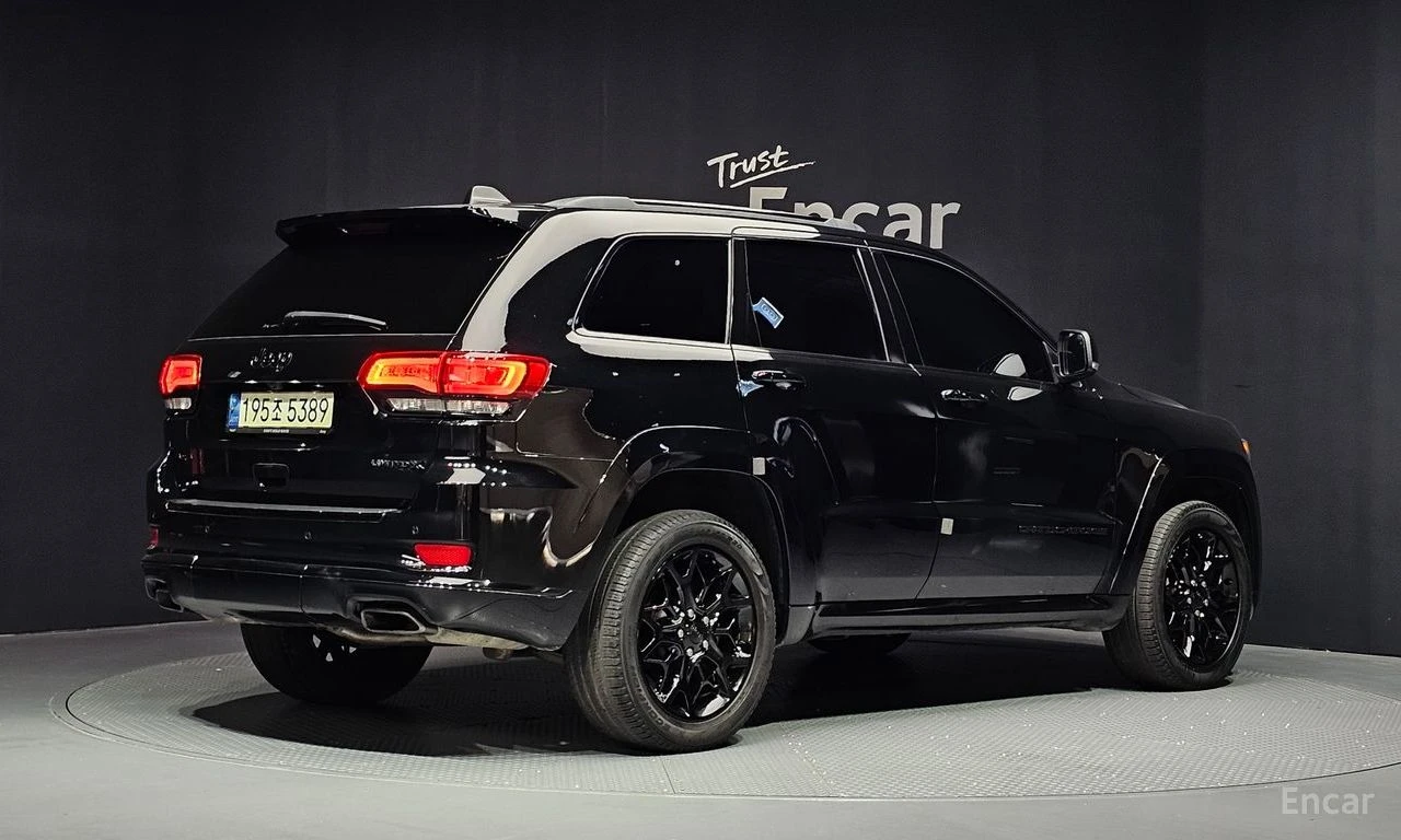 Jeep Grand cherokee 3.6* V6* 8ZF* ПОДГРЕВ* КАМЕРА* ПАНОРАМА* КЕЙЛЕС* , снимка 2 - Автомобили и джипове - 56294770