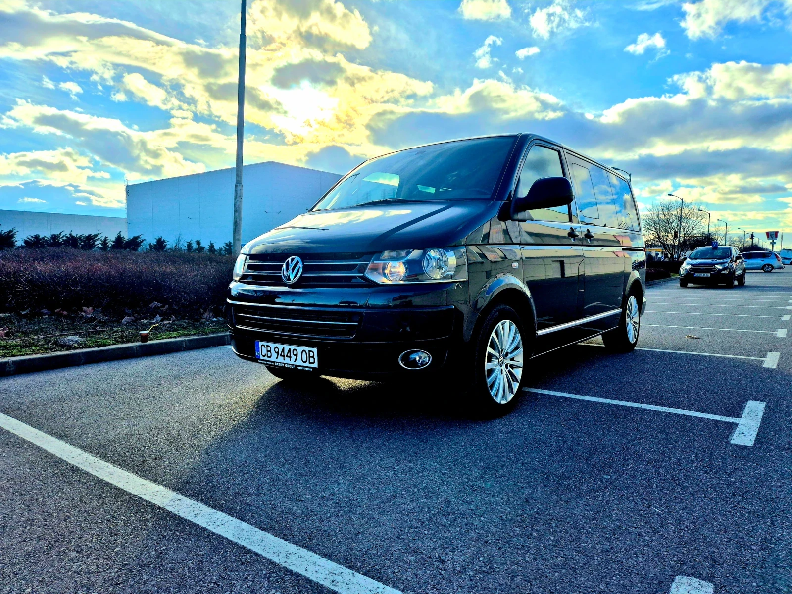 VW Caravelle HIGHLINE.