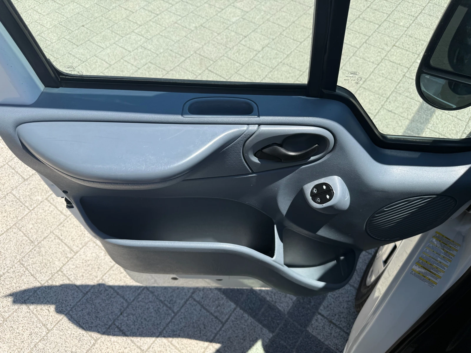 Ford Transit 2.2TDCI 9-местен Климатик Euro 5 , снимка 16 - Бусове и автобуси - 54913559