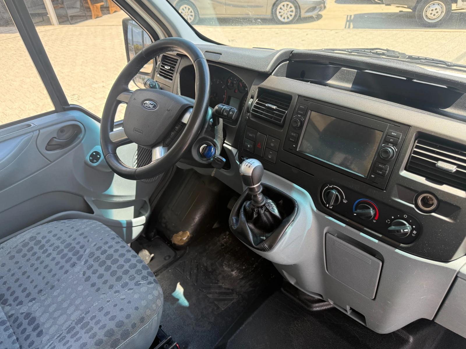 Ford Transit 2.2TDCI 9-местен Климатик Euro 5 , снимка 11 - Бусове и автобуси - 54913559