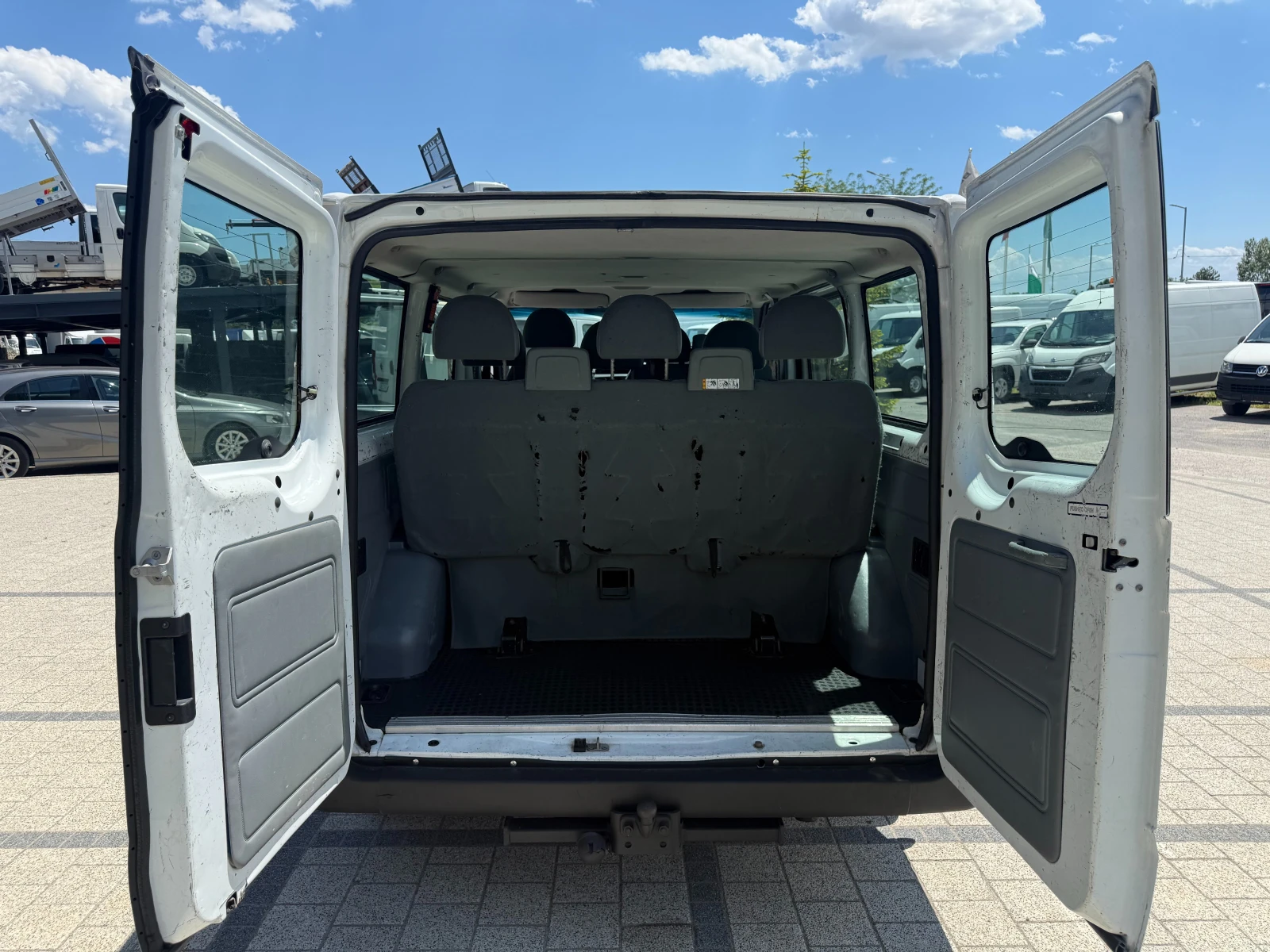Ford Transit 2.2TDCI 9-местен Климатик Euro 5 , снимка 17 - Бусове и автобуси - 54913559