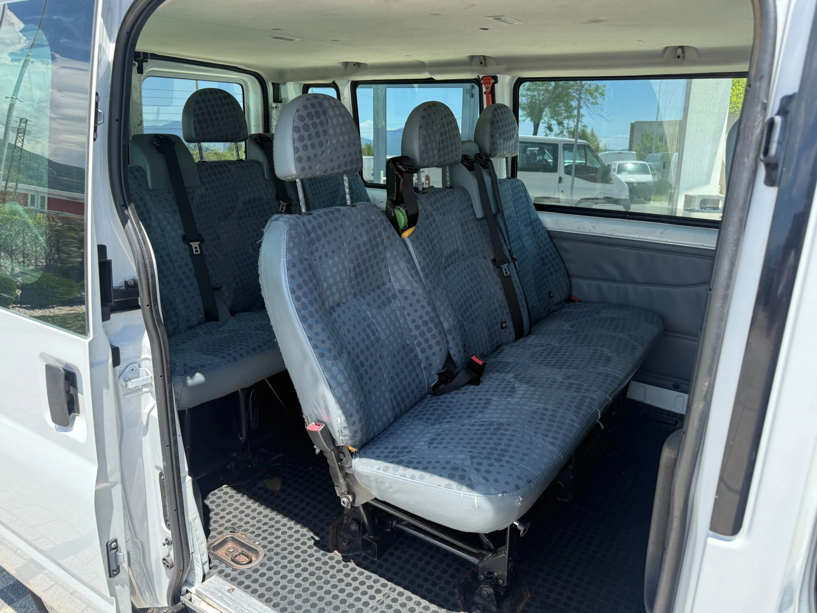 Ford Transit 2.2TDCI 9-местен Климатик Euro 5 , снимка 8 - Бусове и автобуси - 54913559