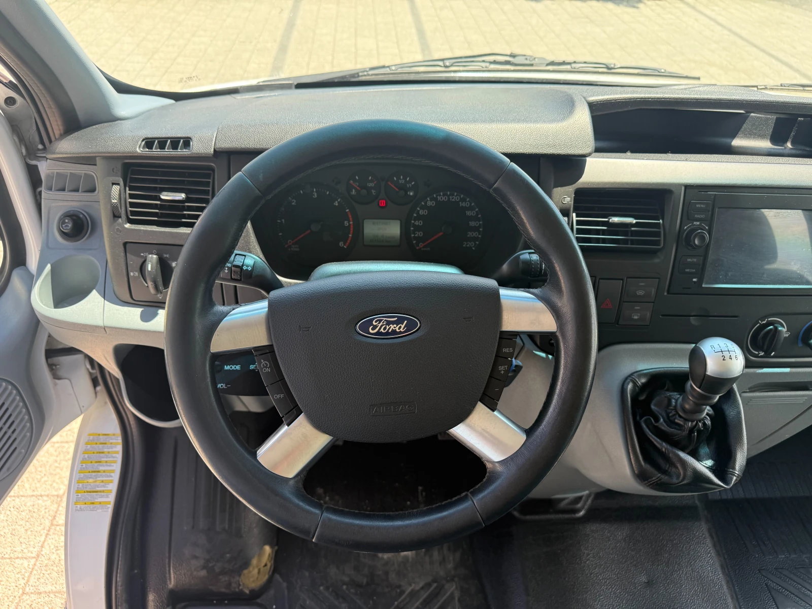 Ford Transit 2.2TDCI 9-местен Климатик Euro 5 , снимка 15 - Бусове и автобуси - 54913559