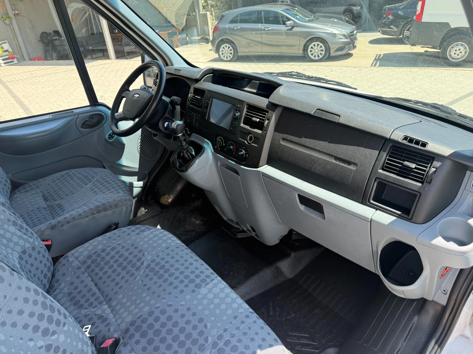 Ford Transit 2.2TDCI 9-местен Климатик Euro 5 , снимка 10 - Бусове и автобуси - 54913559
