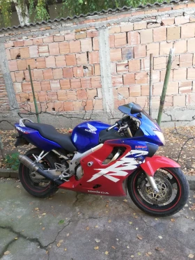 Обява за продажба на Honda Cbr ~4 000 лв. - изображение 1