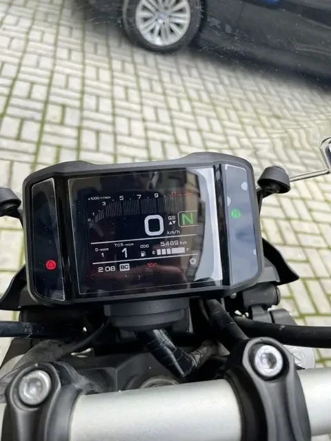 Yamaha Mt-09 5500 РЕАЛНИ км.!!!, снимка 4 - Мотоциклети и мототехника - 54749683