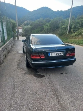 Mercedes-Benz E 270, снимка 9