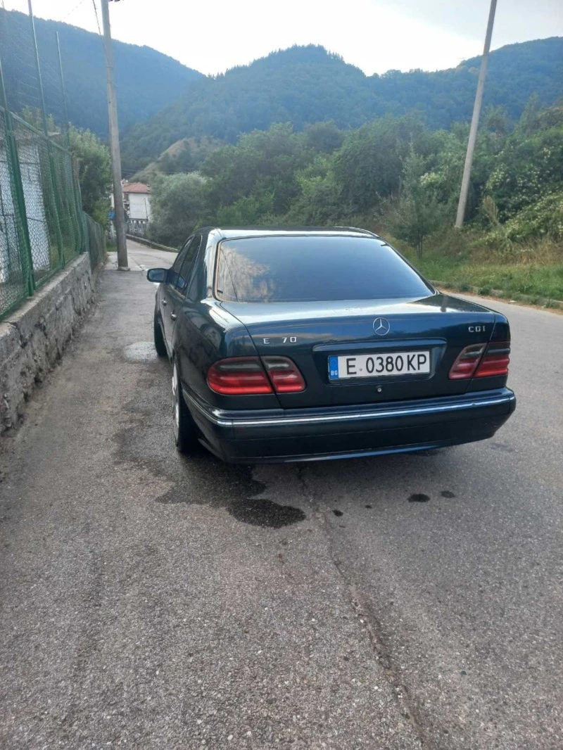 Mercedes-Benz E 270, снимка 9 - Автомобили и джипове - 47375063