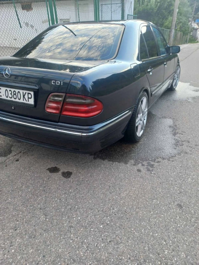 Mercedes-Benz E 270, снимка 4 - Автомобили и джипове - 47375063