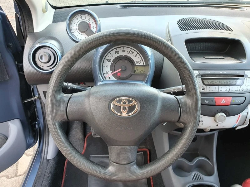 Toyota Aygo 1.0 Sol, снимка 8 - Автомобили и джипове - 46722820